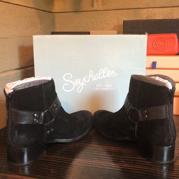 Seychelles charming ankle bootie in black suede - Picture 8 of 13